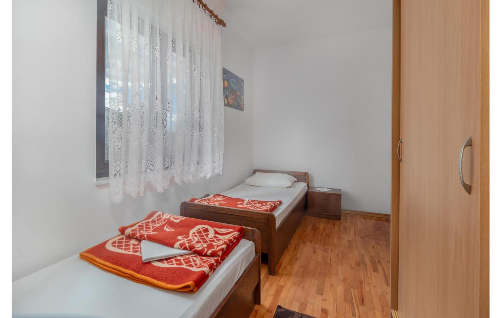 3 Bedroom Awesome Apartment In Novi Vinodolski Exterior photo